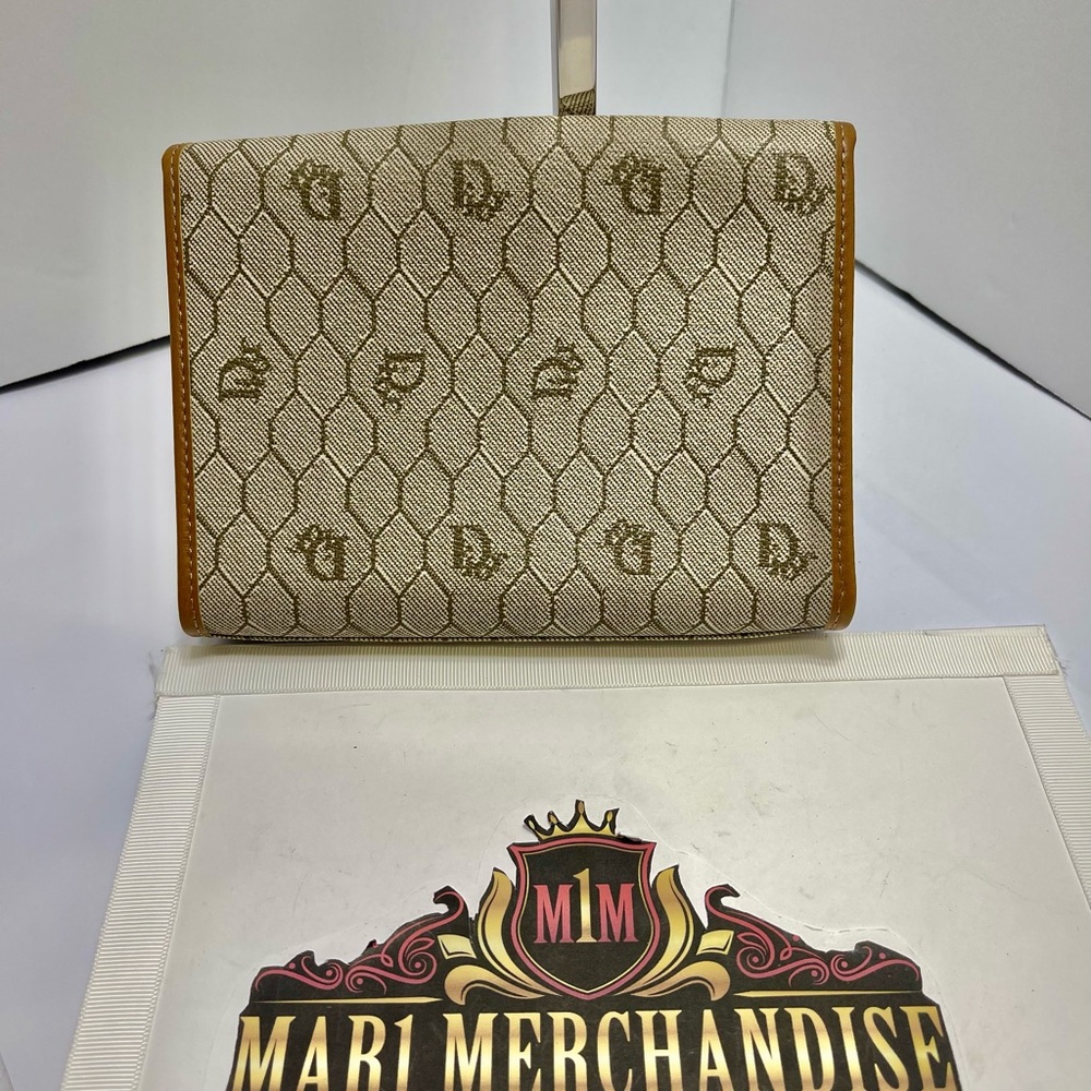 Christian Dior Pouch in Honeycomb design. - Picture 4 of 10